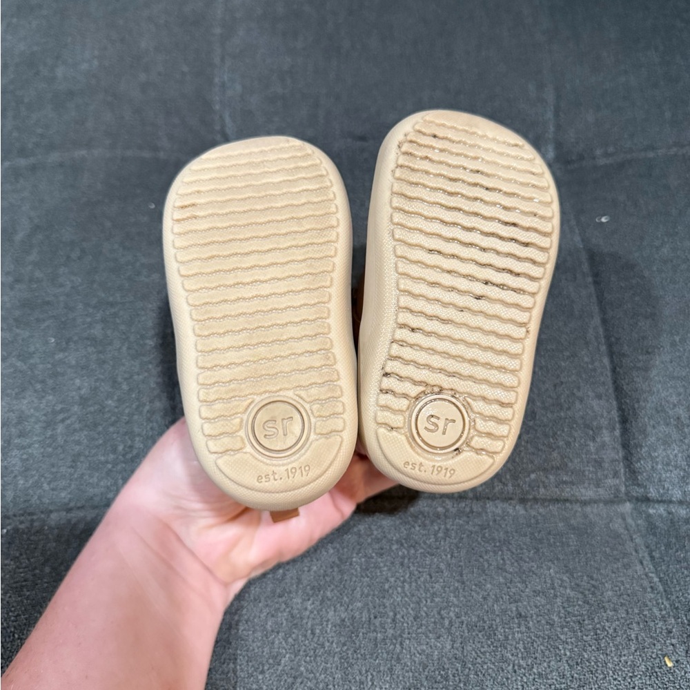 Stride Rite Shoes - Picture 4 of 4